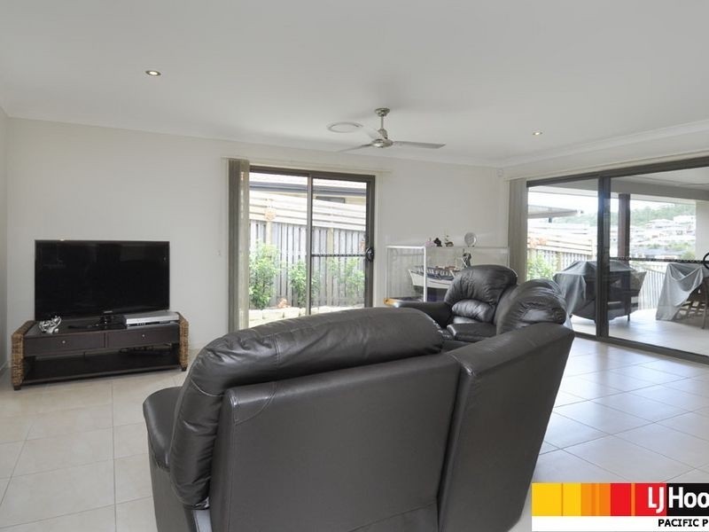 2 Kanangra Crescent, Pacific Pines QLD 4211