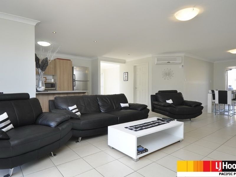 1/32 Buchanan Circuit, Pacific Pines QLD 4211