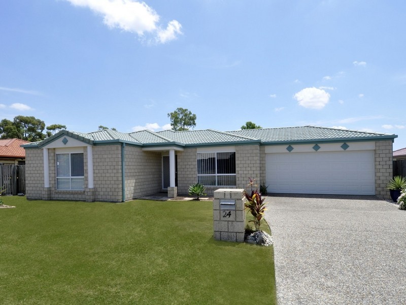 24 Manra Way, Pacific Pines QLD 4211