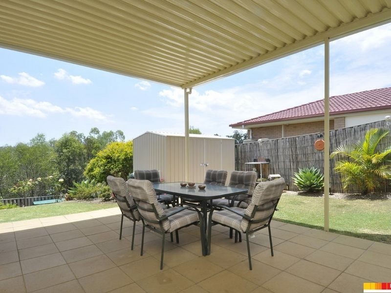 24 Manra Way, Pacific Pines QLD 4211