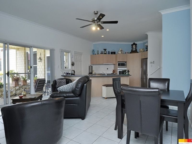 24 Manra Way, Pacific Pines QLD 4211