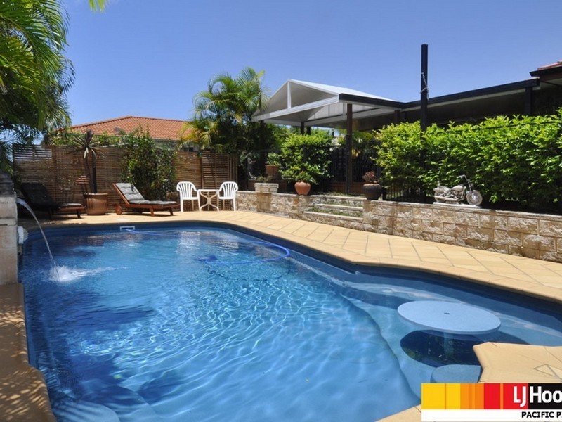 3 Flint Court, Pacific Pines QLD 4211