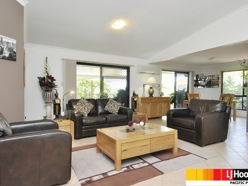 3 Flint Court, Pacific Pines QLD 4211