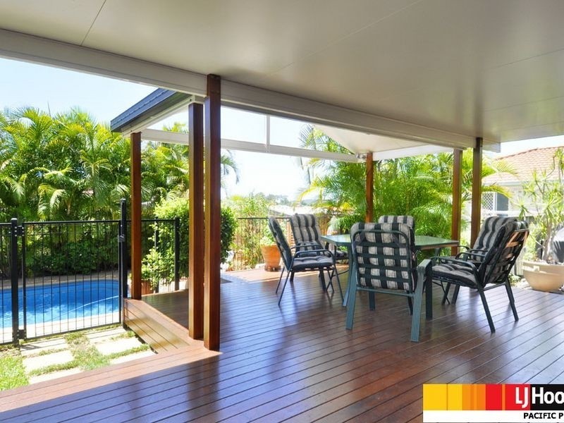 3 Flint Court, Pacific Pines QLD 4211