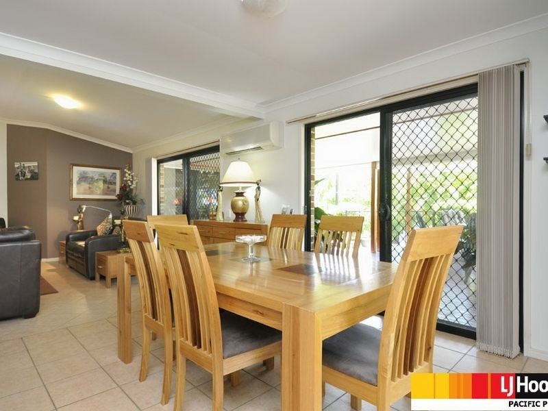 3 Flint Court, Pacific Pines QLD 4211