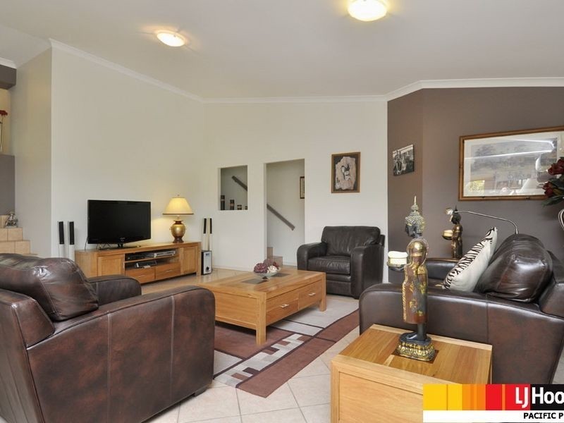 3 Flint Court, Pacific Pines QLD 4211