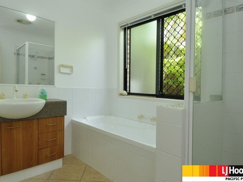 3 Flint Court, Pacific Pines QLD 4211