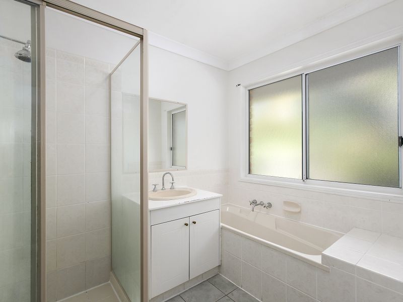 8 Banyula Drive, Gaven QLD 4211