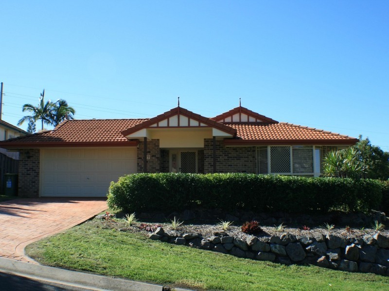 7 Malekula Rise, Pacific Pines QLD 4211