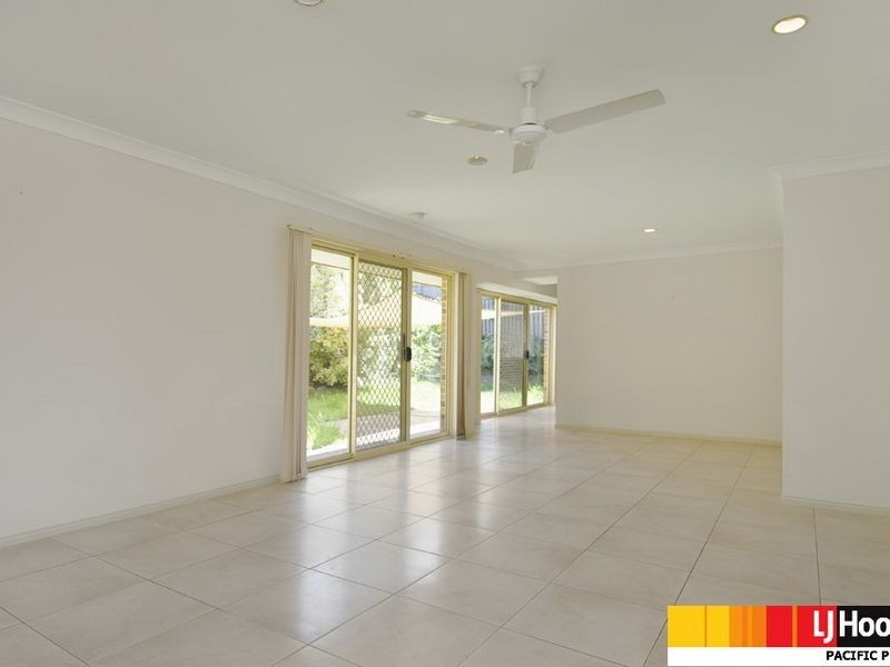 7 Malekula Rise, Pacific Pines QLD 4211
