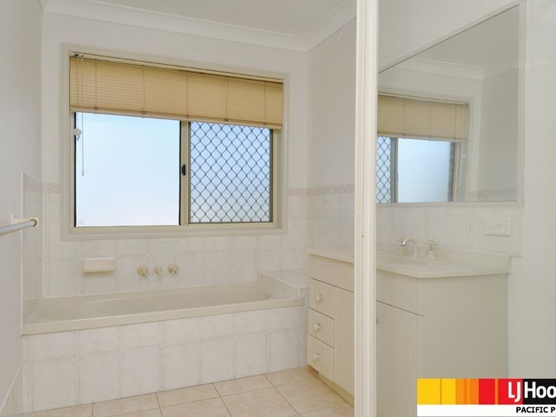 7 Malekula Rise, Pacific Pines QLD 4211
