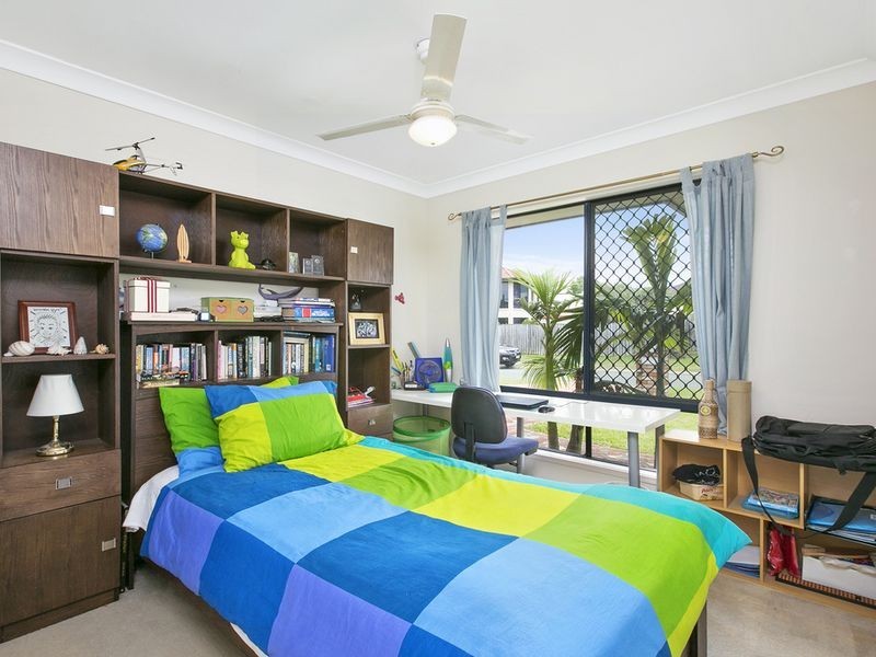 38 Sheffield Circuit, Pacific Pines QLD 4211