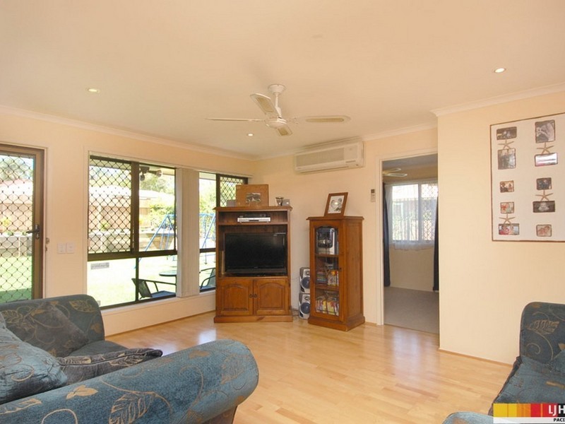 2/4 Columbia Court, Oxenford QLD 4210