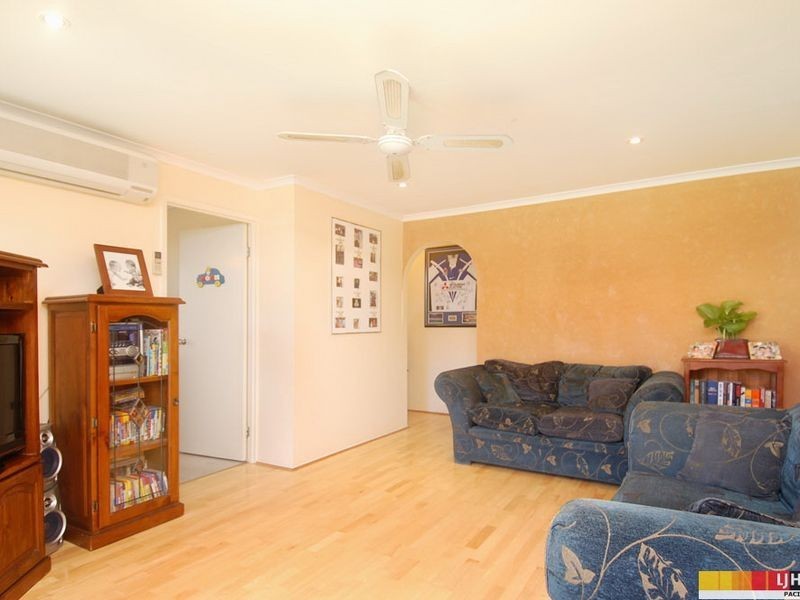 2/4 Columbia Court, Oxenford QLD 4210