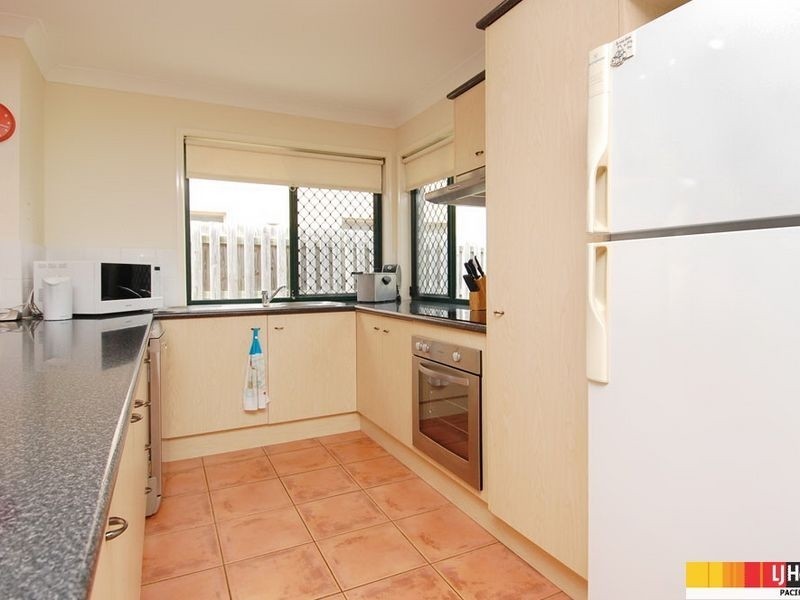 39 Marble Arch Place, Arundel QLD 4214