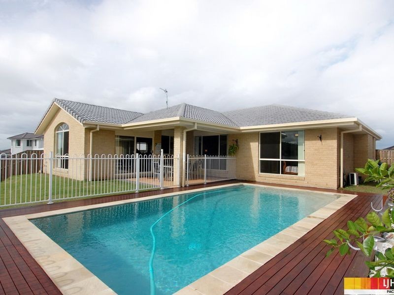 52 Harmsworth Road, Pacific Pines QLD 4211