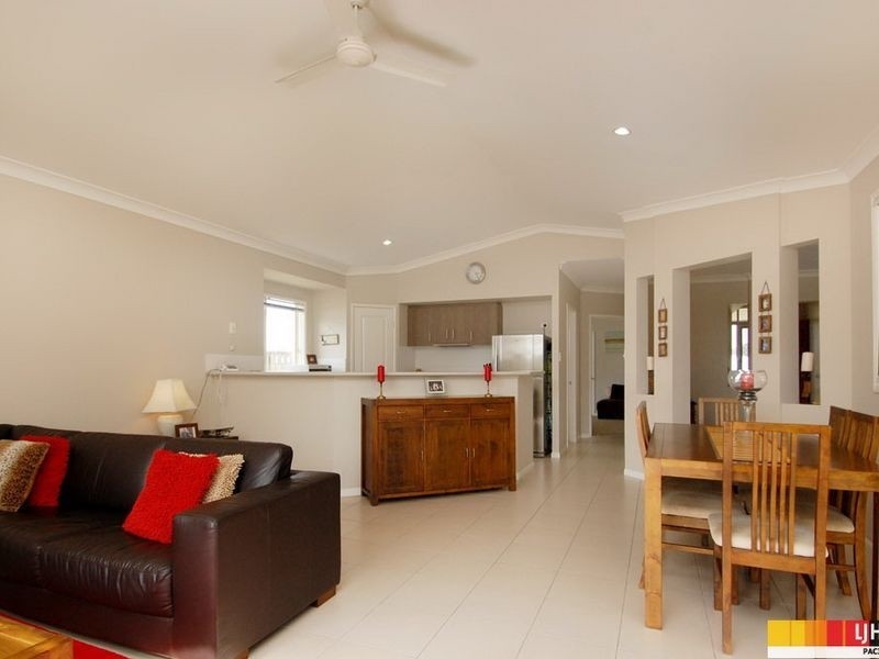 52 Harmsworth Road, Pacific Pines QLD 4211