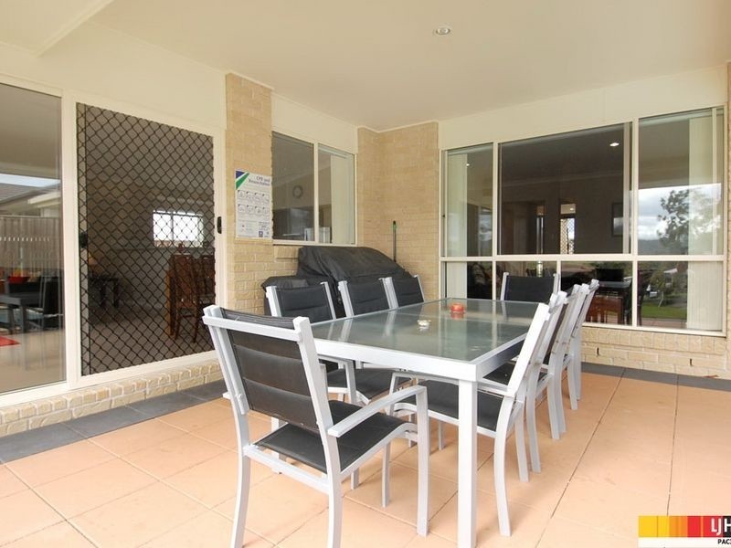 52 Harmsworth Road, Pacific Pines QLD 4211