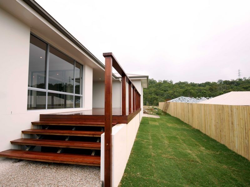 11 Roper Street, Pacific Pines QLD 4211