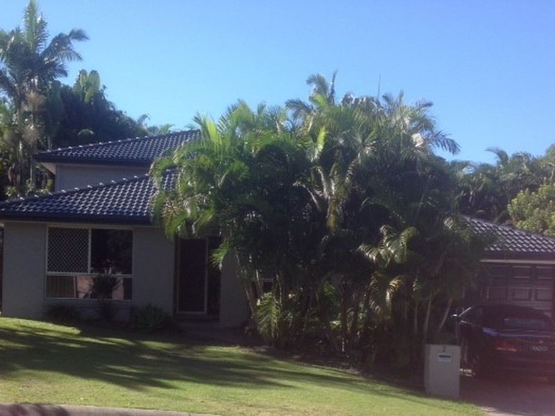 2 Napido Lane, Pacific Pines QLD 4211