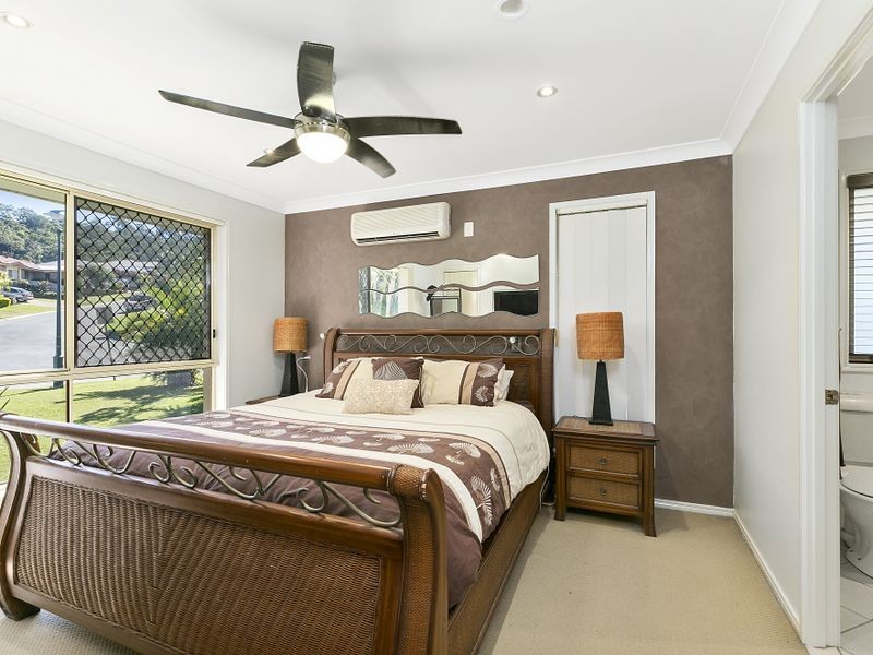 2 Napido Lane, Pacific Pines QLD 4211