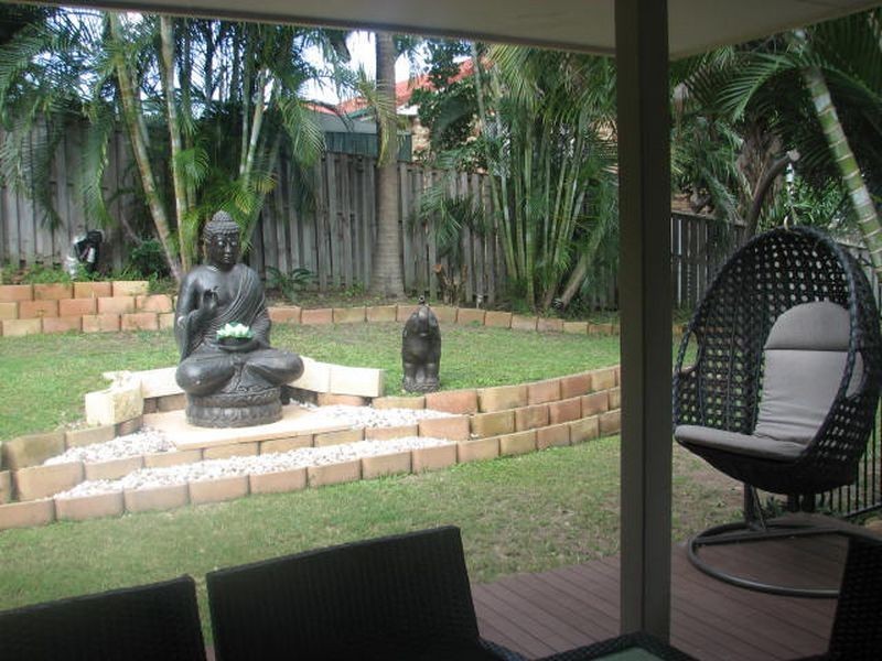 2 Napido Lane, Pacific Pines QLD 4211