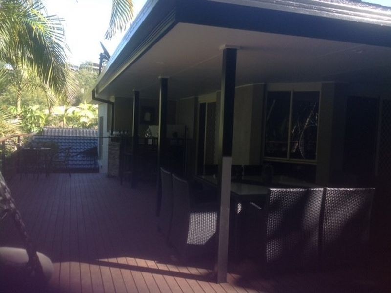 2 Napido Lane, Pacific Pines QLD 4211