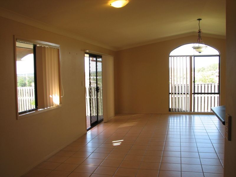 17 Crosby Avenue, Pacific Pines QLD 4211