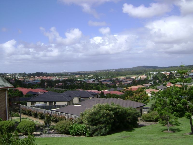 17 Crosby Avenue, Pacific Pines QLD 4211