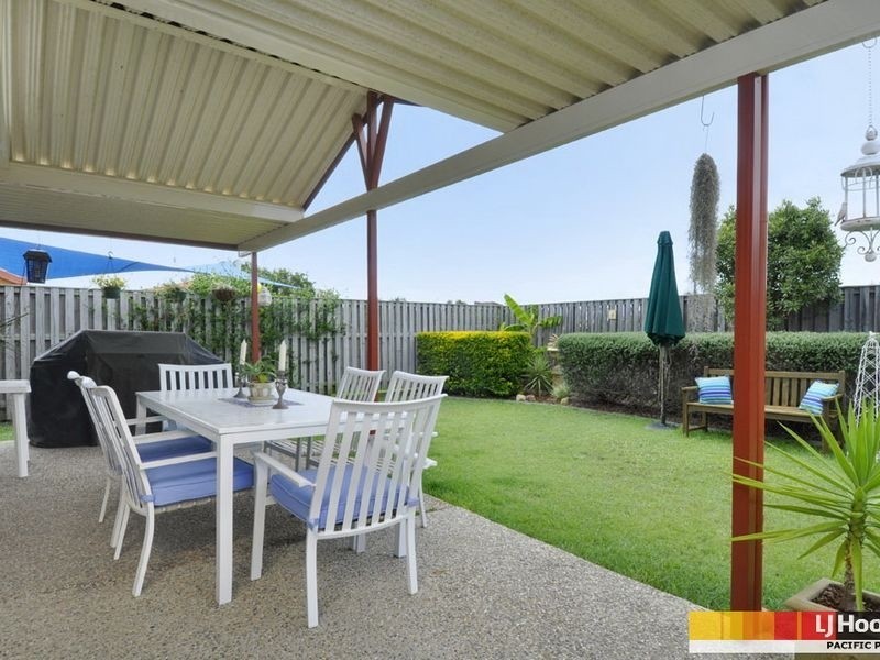 4 Mauke Place, Pacific Pines QLD 4211