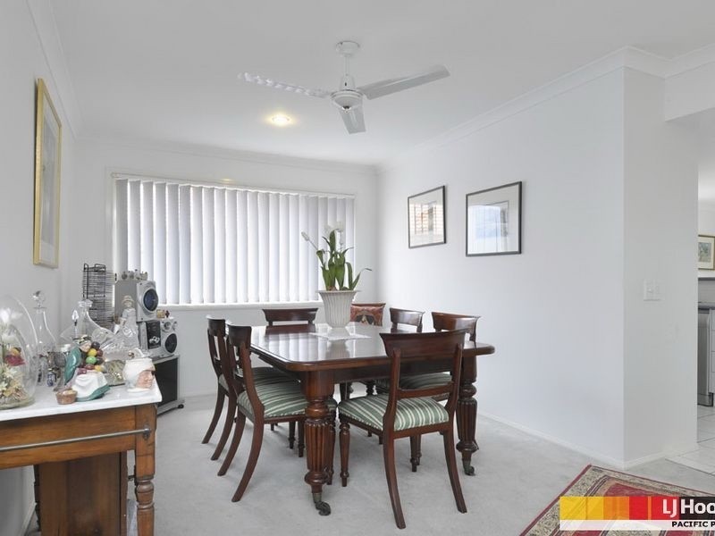 4 Mauke Place, Pacific Pines QLD 4211