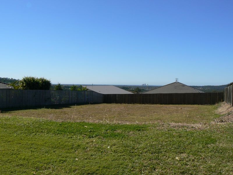 5 Harmsworth Road, Pacific Pines QLD 4211