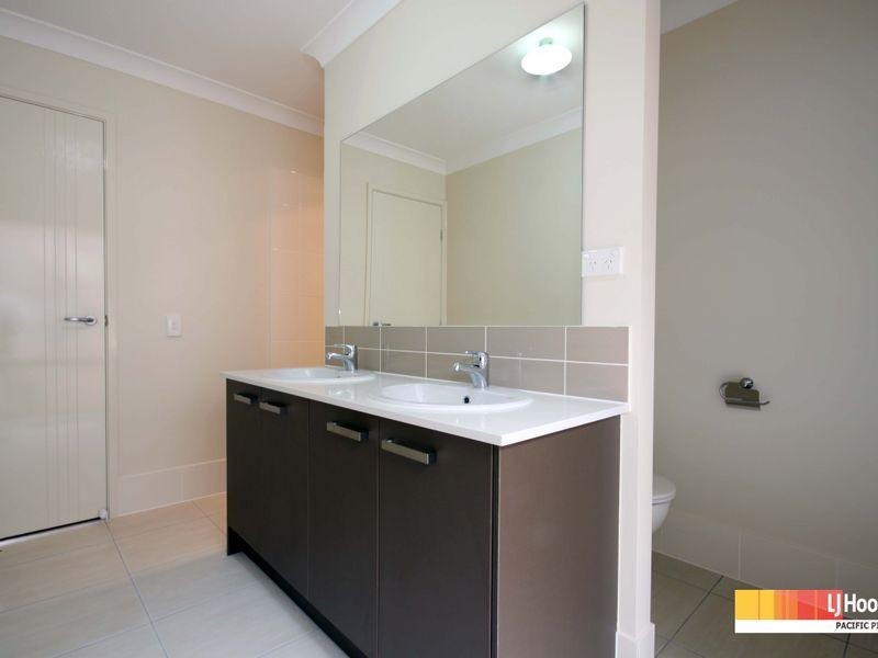 16 Kabi Place, Pacific Pines QLD 4211