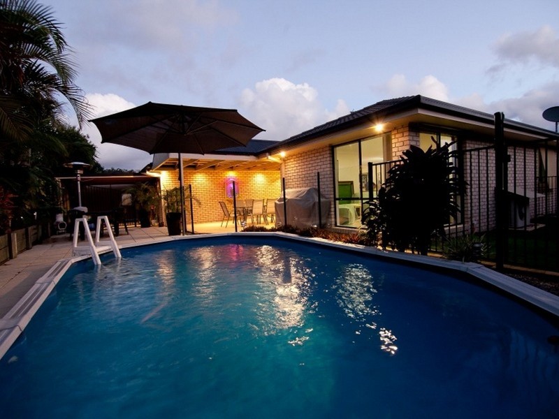 6 Fainter Court, Pacific Pines QLD 4211