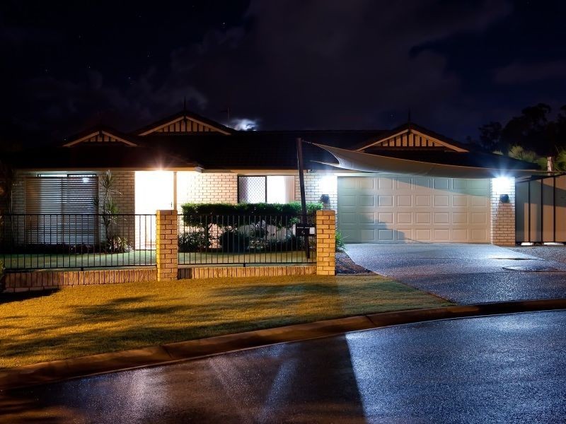 6 Fainter Court, Pacific Pines QLD 4211