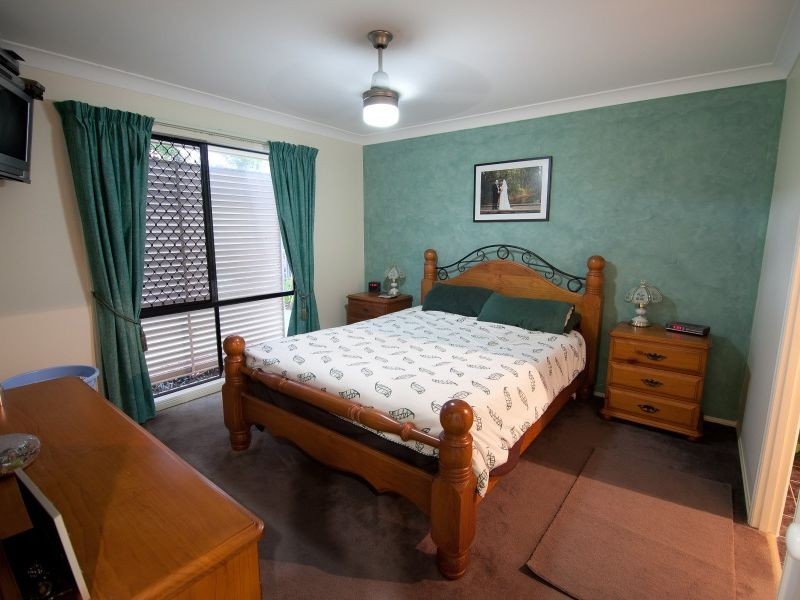 6 Fainter Court, Pacific Pines QLD 4211