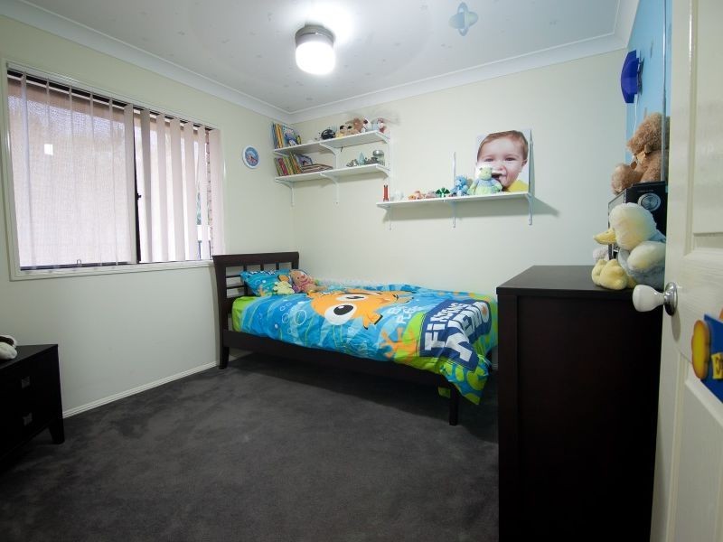 6 Fainter Court, Pacific Pines QLD 4211