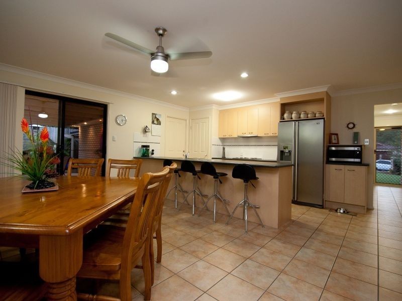 6 Fainter Court, Pacific Pines QLD 4211