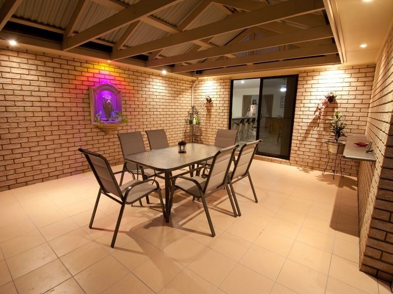 6 Fainter Court, Pacific Pines QLD 4211