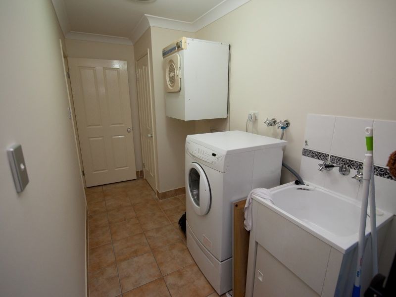 6 Fainter Court, Pacific Pines QLD 4211