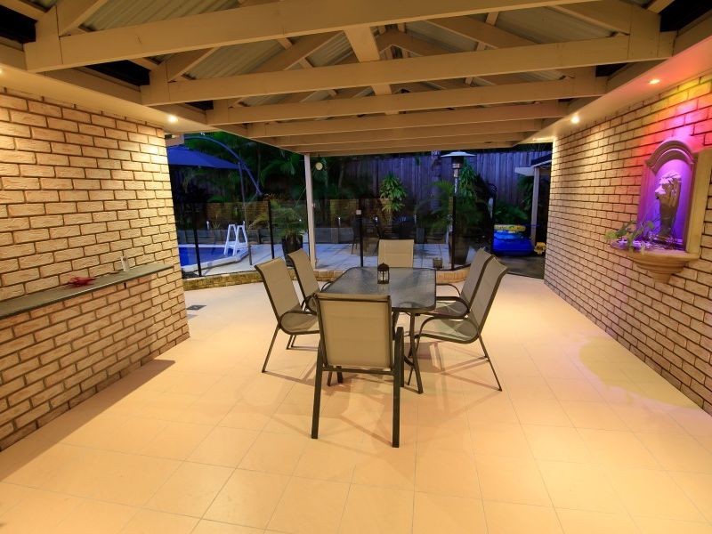 6 Fainter Court, Pacific Pines QLD 4211