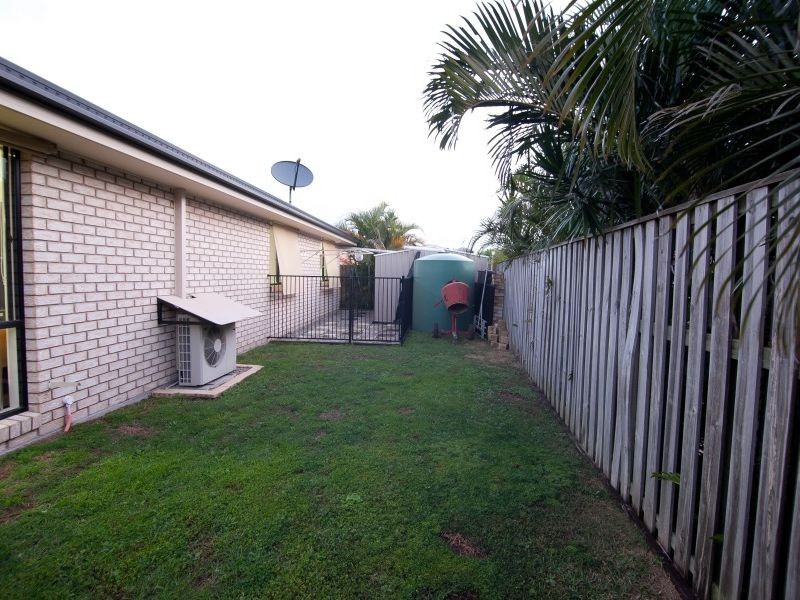 6 Fainter Court, Pacific Pines QLD 4211