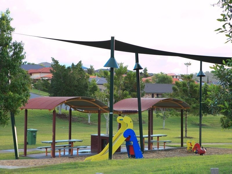 6 Fainter Court, Pacific Pines QLD 4211