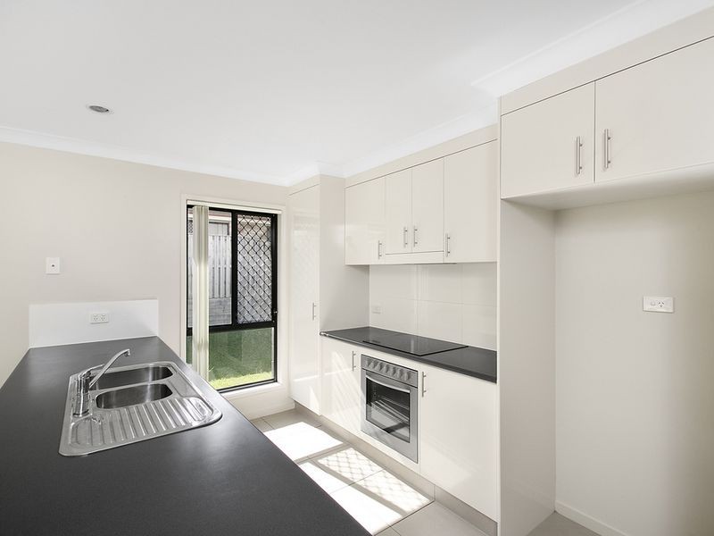 8 Manning Circuit, Pacific Pines QLD 4211