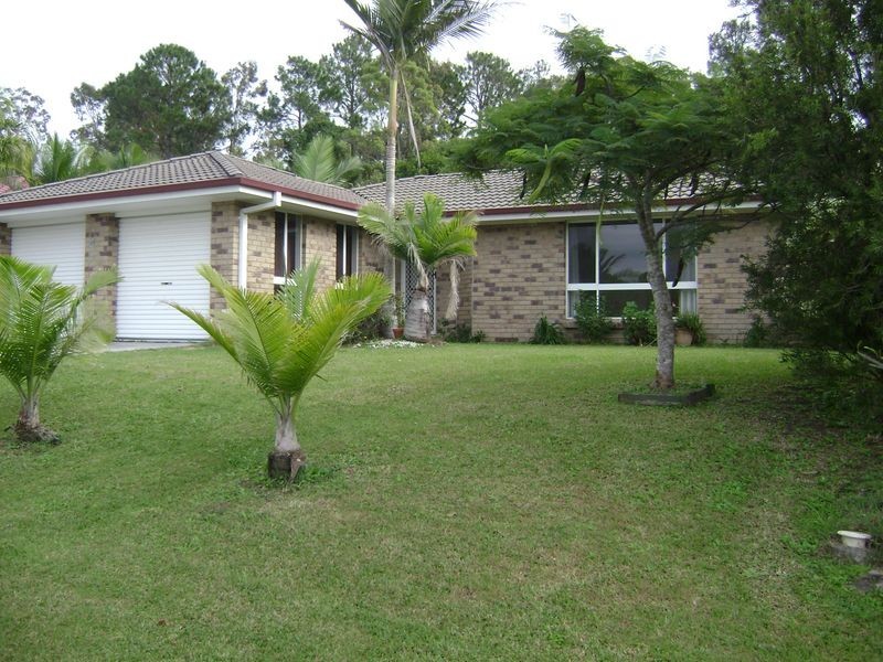 40 Galapagos Way, Pacific Pines QLD 4211