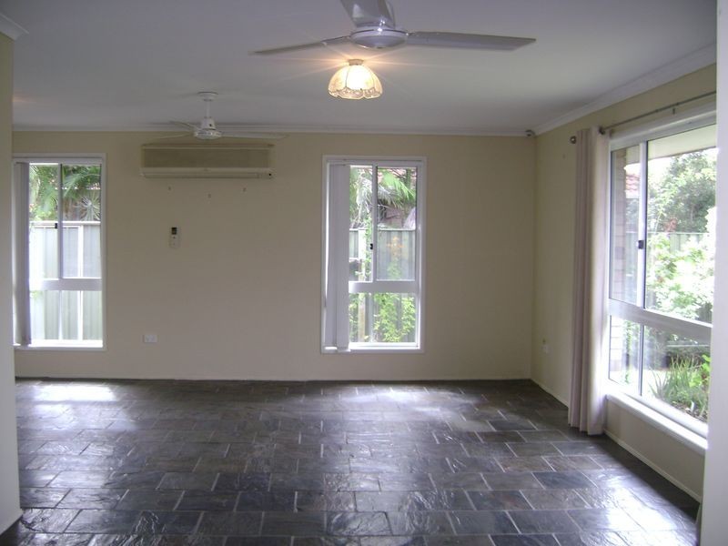 40 Galapagos Way, Pacific Pines QLD 4211