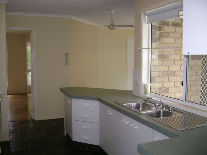 40 Galapagos Way, Pacific Pines QLD 4211