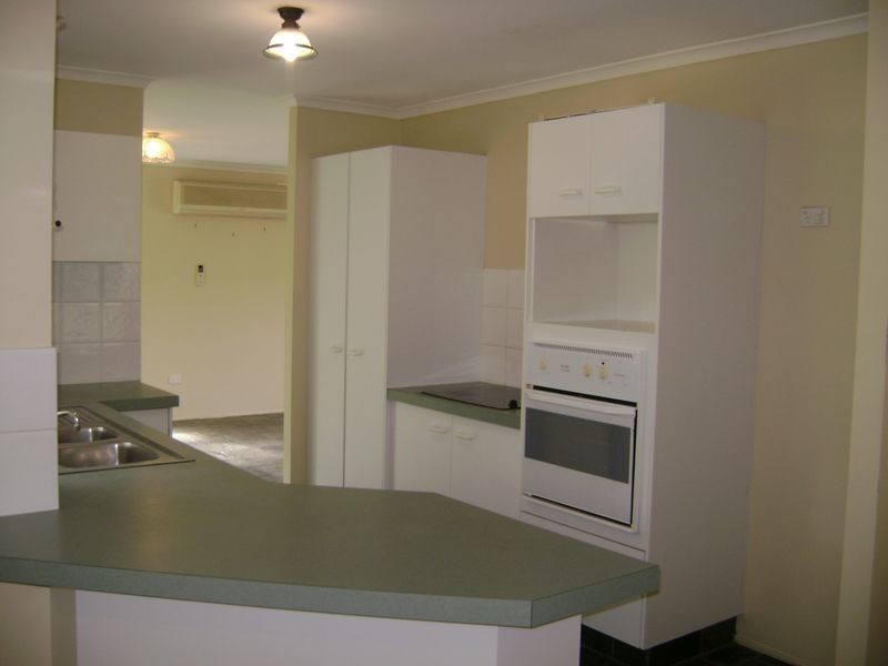 40 Galapagos Way, Pacific Pines QLD 4211