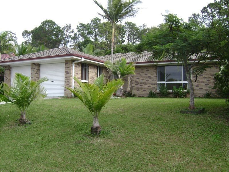 40 Galapagos Way, Pacific Pines QLD 4211