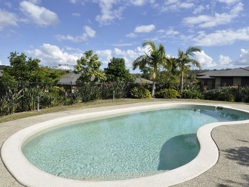 6/136 Pacific Pines Boulevard, Pacific Pines QLD 4211